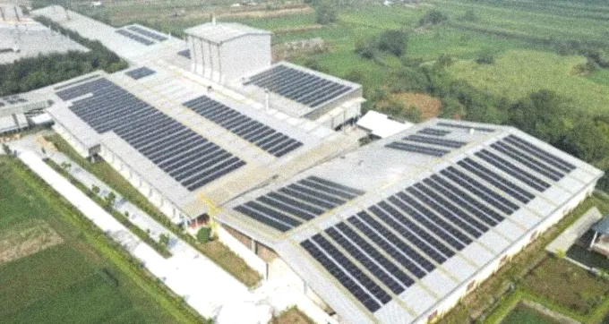Foto udara PLTS atap Arwana PL5 Mojokerto Expansion